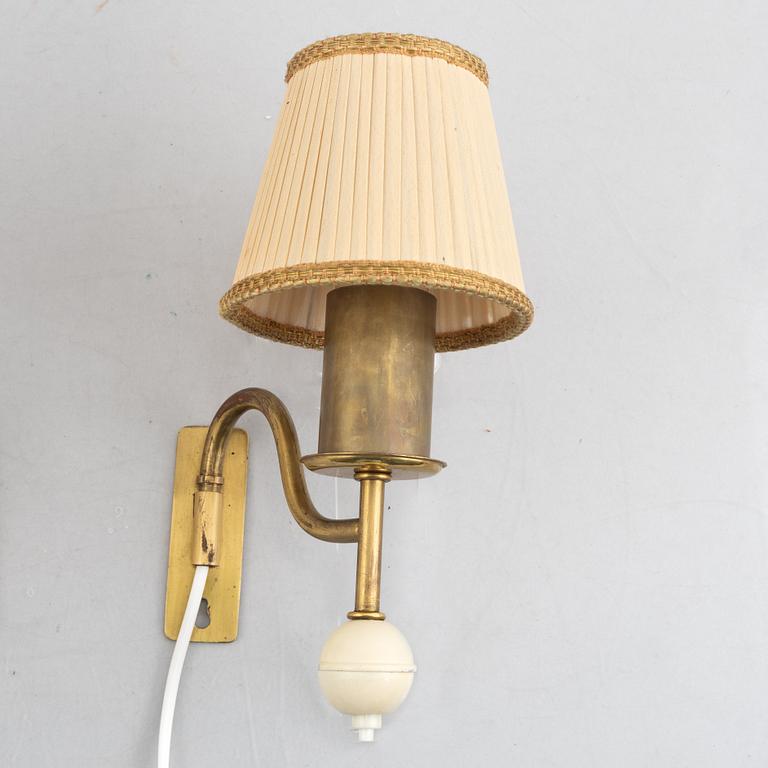 Bertil Brisborg, a pair of wall lamps model "32166", Nordiska Kompaniet, 1940s-50s.