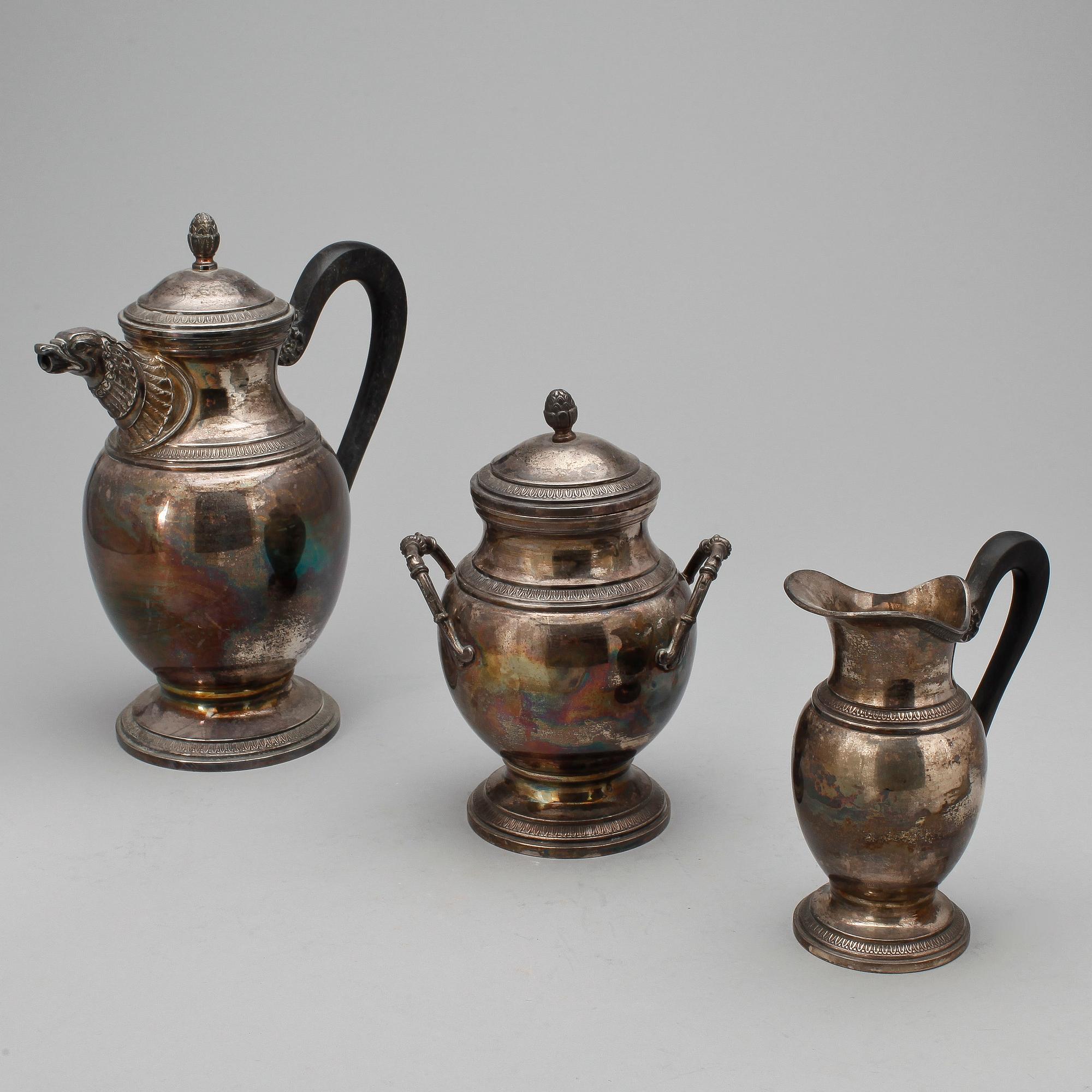 KAFFESERVIS, 3 delar. Silver. Maison Eschwege, Paris (verksam från 1946), Frankrike. Tot vikt ca 1380 g.