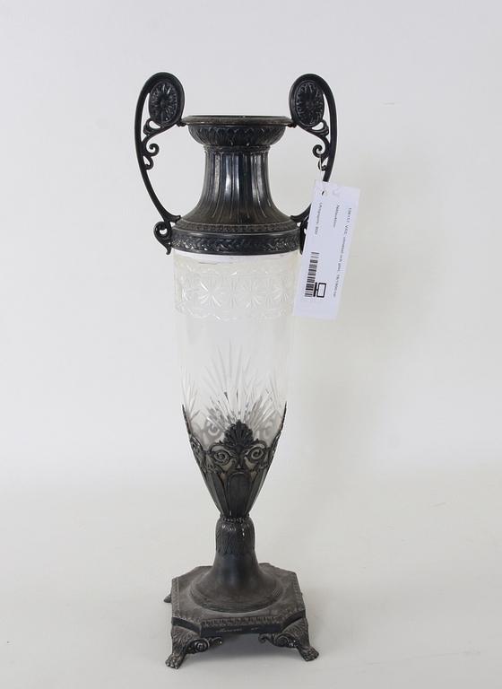 VAS, vitmetall och glas, 18/1900-tal.