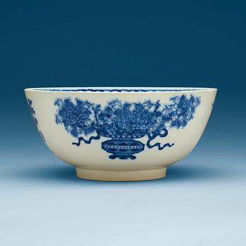 1745. BÅLSKÅL, porslin. Qing dynastin, Qianlong (1736-95).