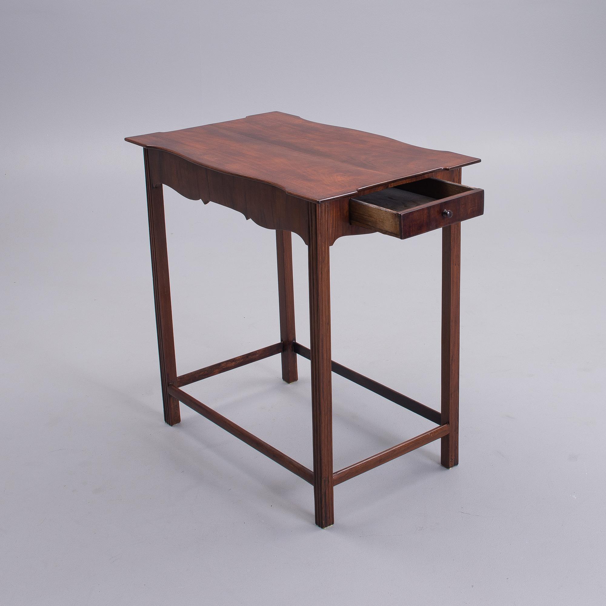 SIDOBORD, England, 1800-tal.