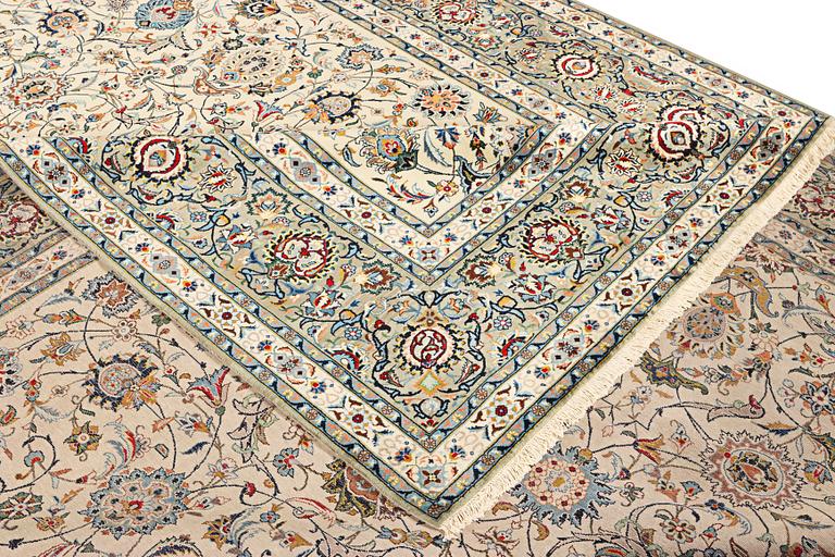 Matta, Keshan, signerad Isfahanian, ca 428 x 327 cm.