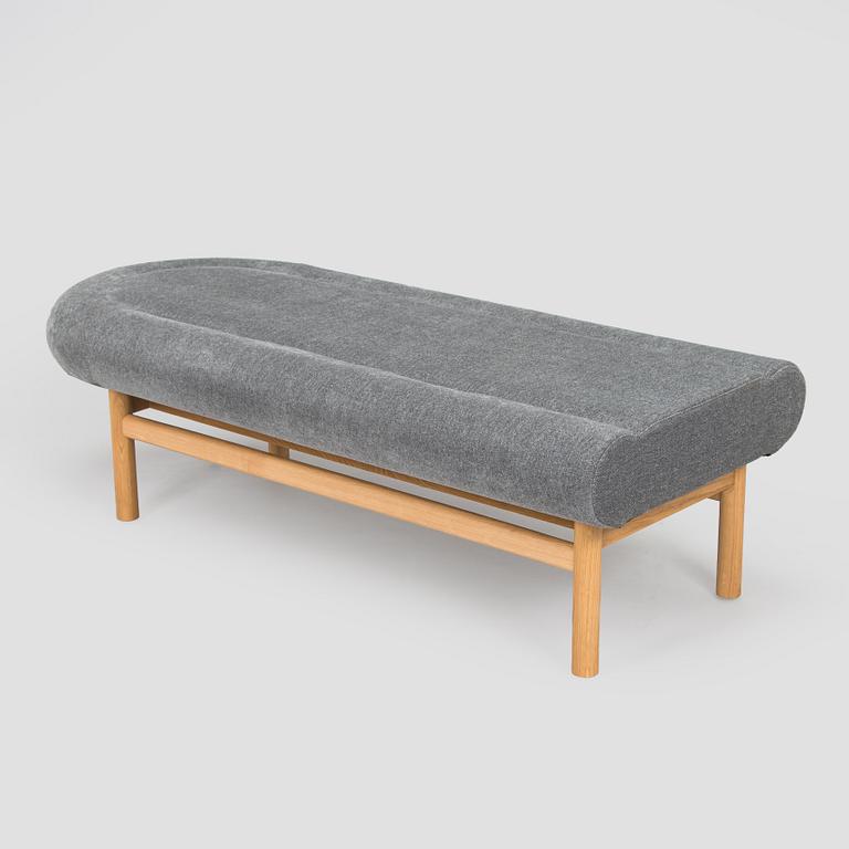 Jouni Leino, Bänk, "Huup", för Arktis. Jouni Leino Design Studio 2025.