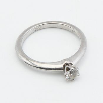 Tiffany & Co, ring, platina med briljantslipad diamant.