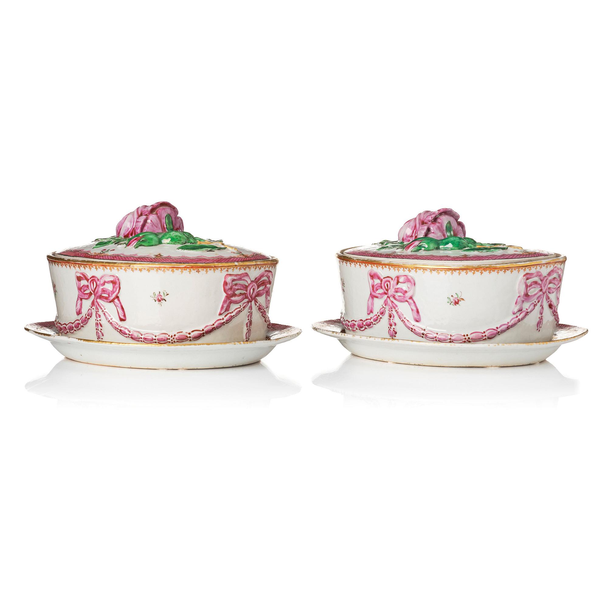 A pair of famille rose 'Export porcelain' tureens with covers, Qing dynasty, 18th century.