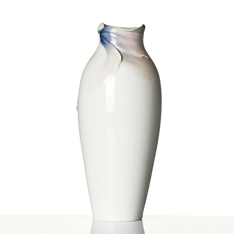 Algot Erikson, an Art Nouveau porcelain vase, Rörstrand, ca 1900.