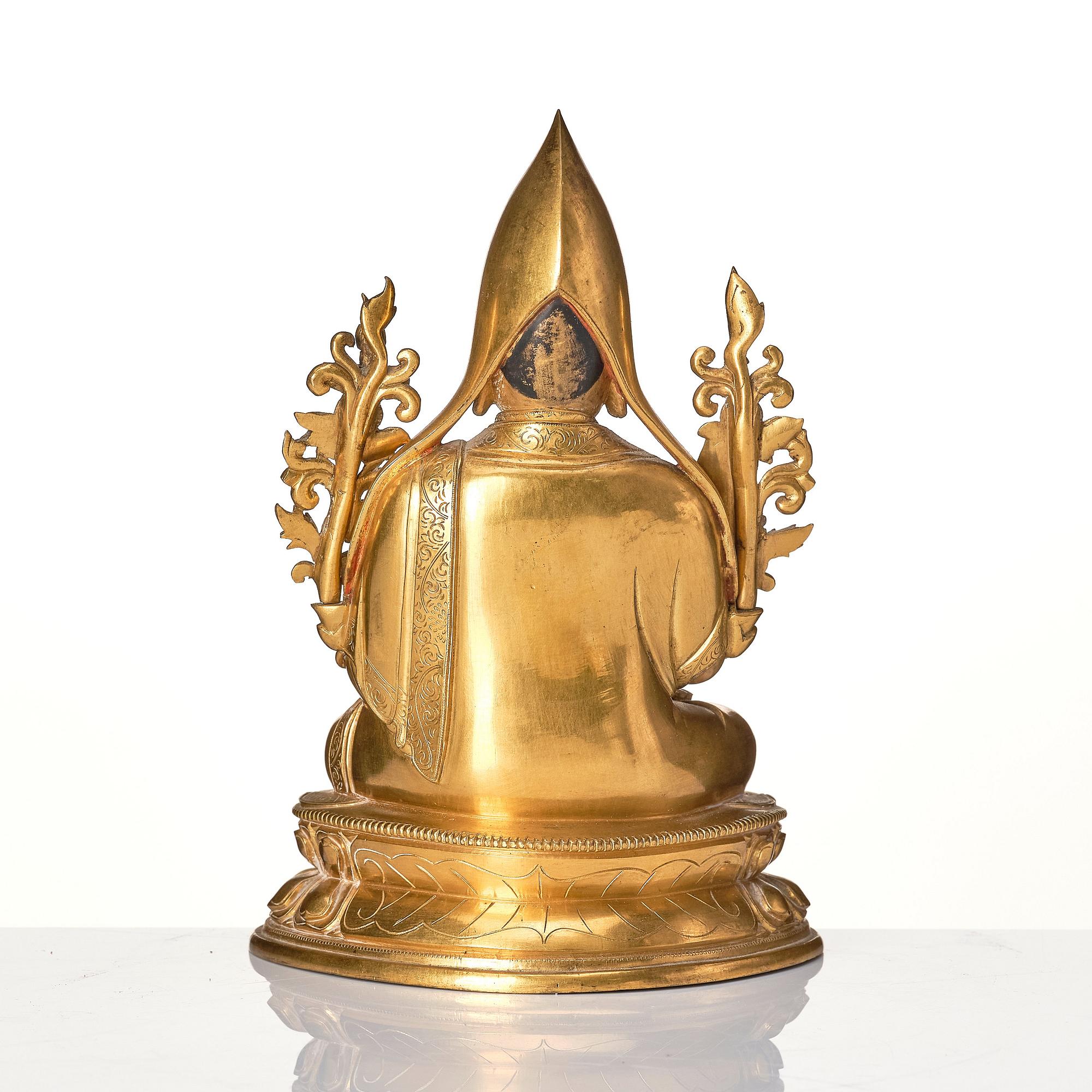 Tsongkapa, förgylld kopparlegering. Tibetokinesisk, 1700/1800-tal.