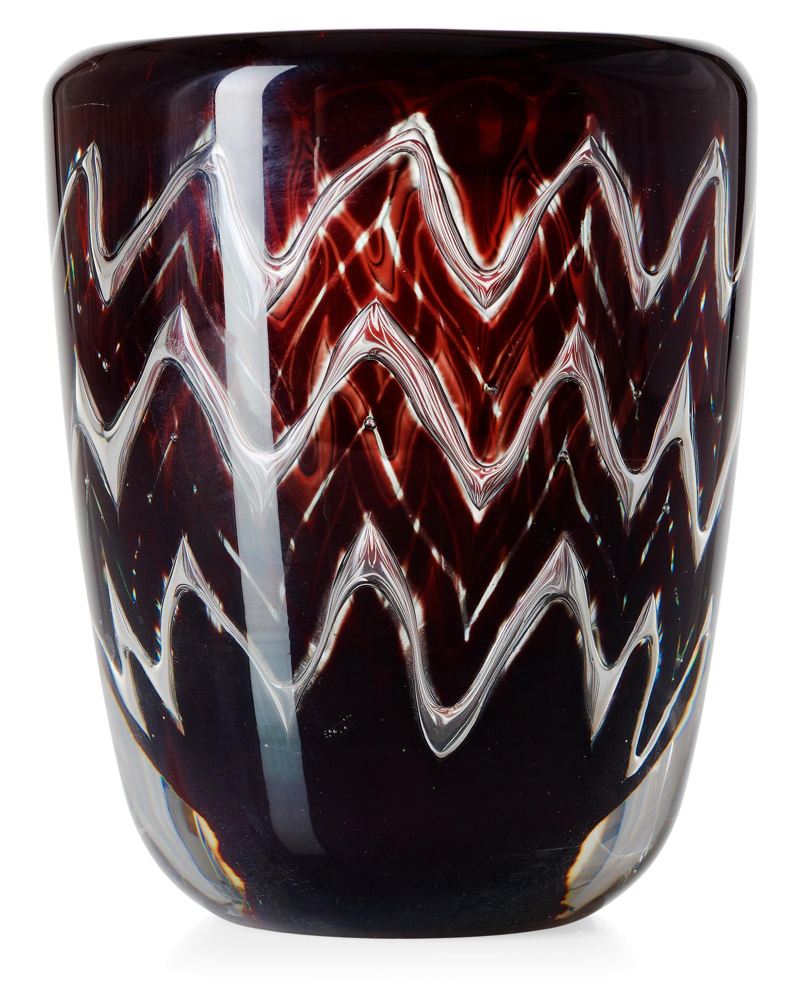An Edvin Öhrström 'ariel' glass vase, Orrefors 1951.