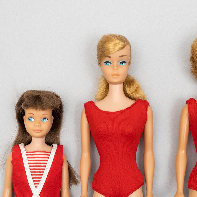 Barbiedockor, 5 st, bl a "Barbie Swirl Ponytail", "Skipper" & "Barbie Bubble cut", Mattel, 1960-tal.