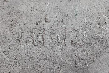 FAT, tenn, otydliga stämplar möjligen Baltzar Rokus, Arboga 1743-1788.