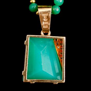 COLLIER, 18 k guld, svenska stämplar 1985, med jade/nefrit.