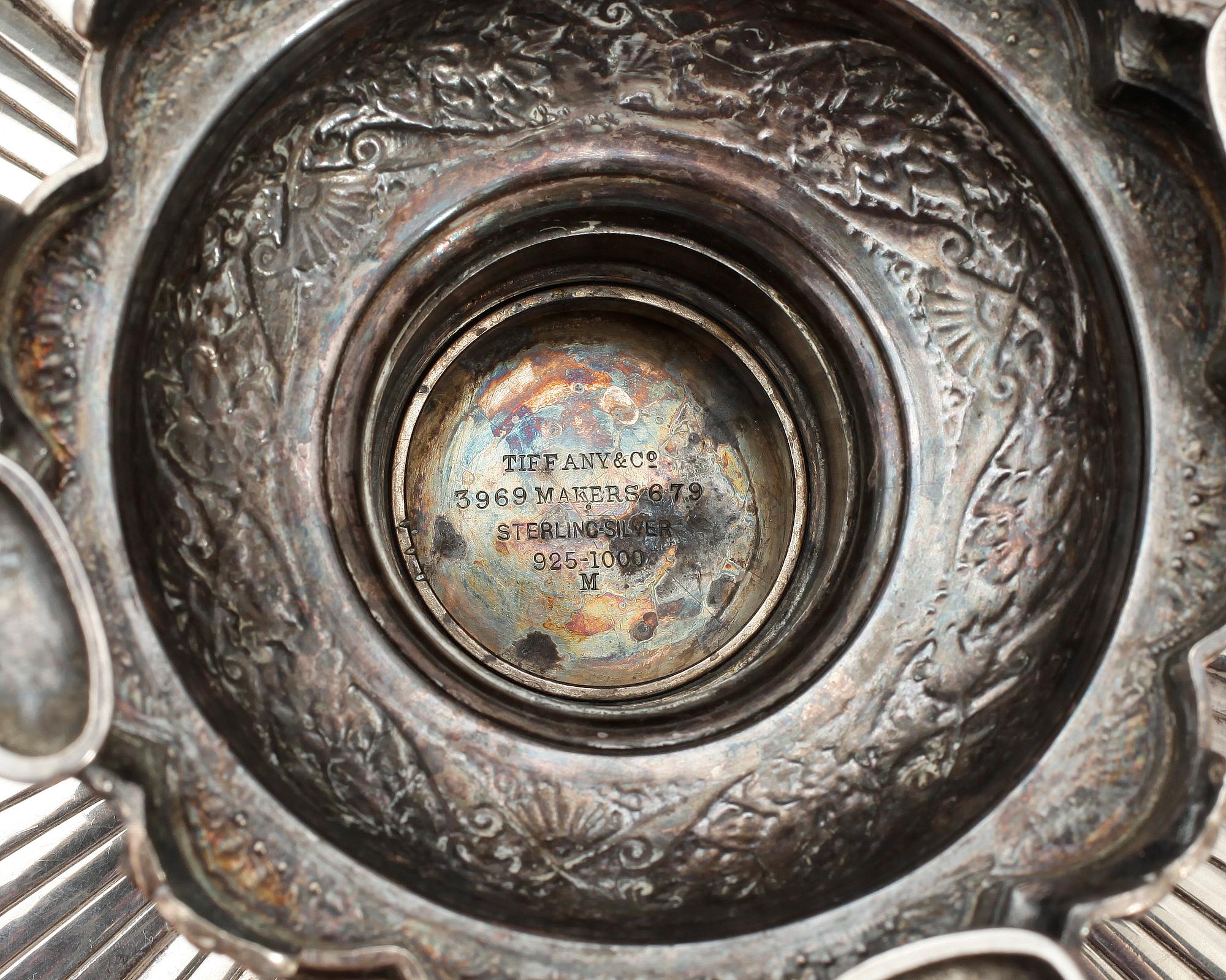 SKÅL PÅ FOT, sterling. TIFFANY & Co, 1900-talets mitt. Vikt ca769g.