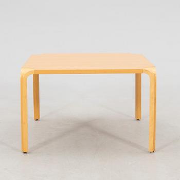 Alvar Aalto, soffbord X800A "Fan leg table" Artek Finland sent 1900-tal.