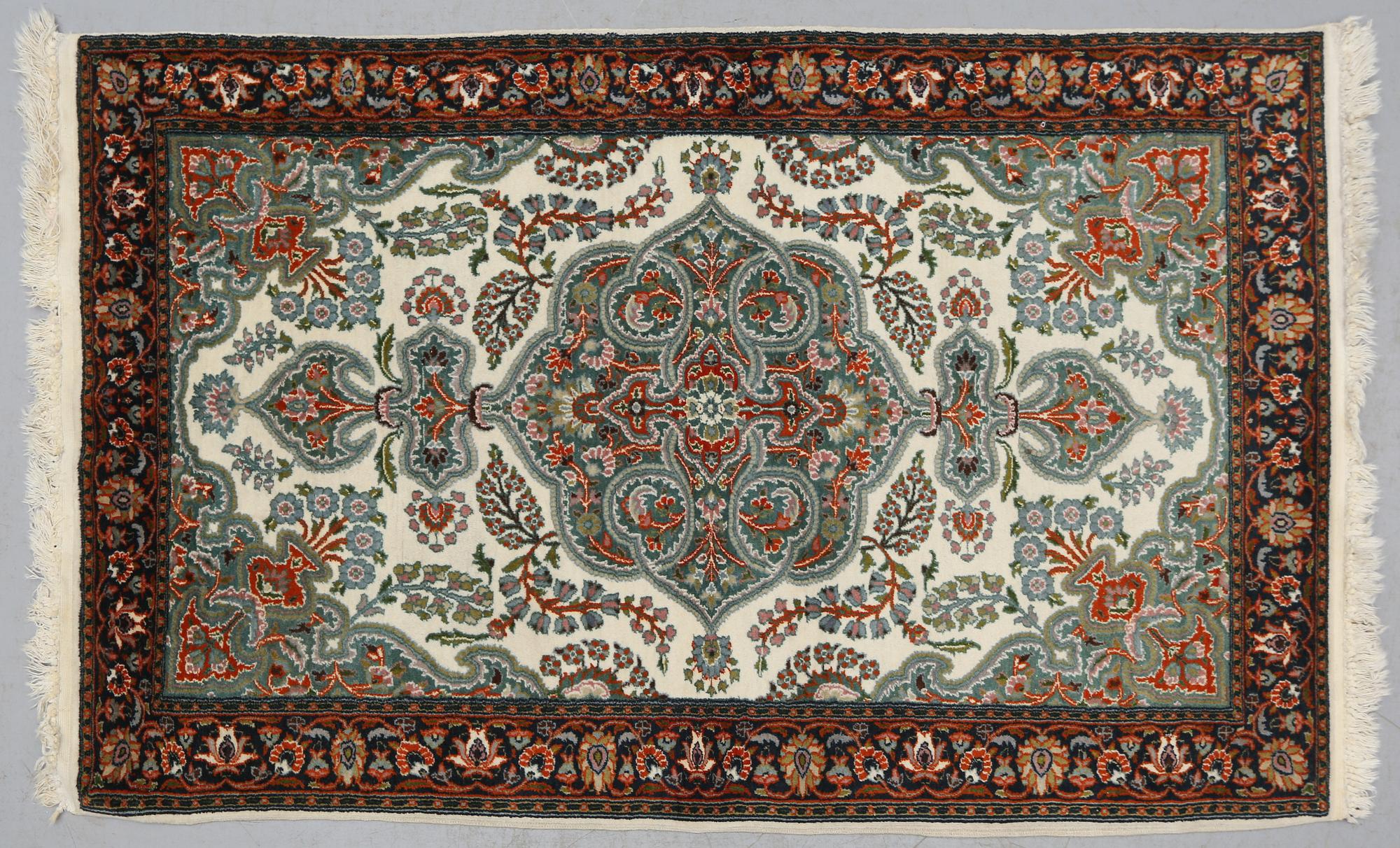 MATTA, orientalisk, modern tillverkning, 97 x 160 cm.