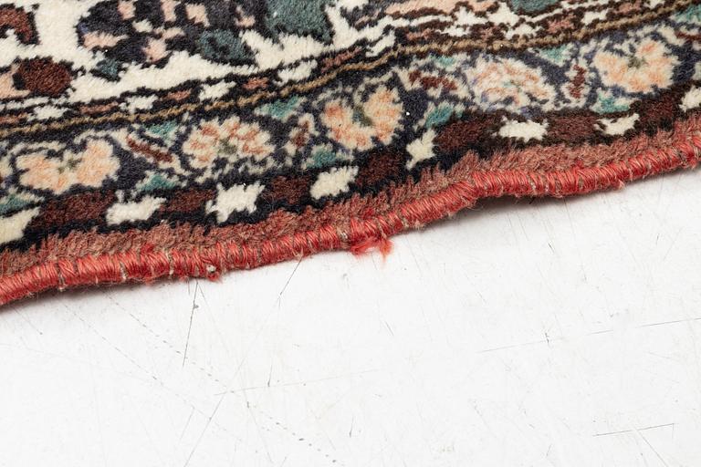 Carpet, Old Bakhtiari, approx. 301 x 223 cm.