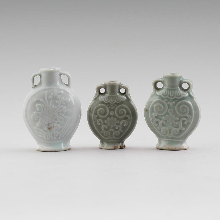 SNUSFLASKOR, 3 st, porslin, Kina, Ching dynastin, 1800-tal.