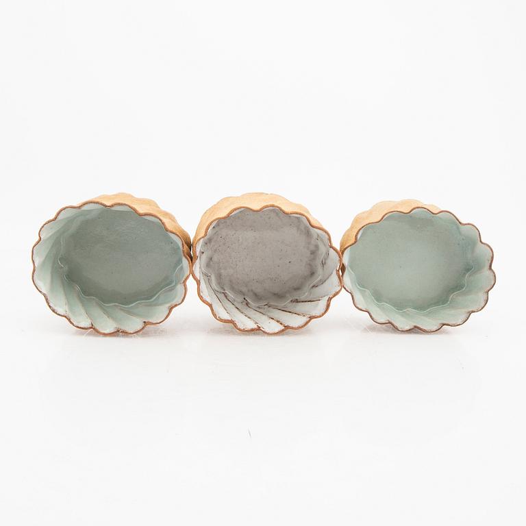 Signe Persson-Melin, a set of three stoneware "Cumulus" bowls signed later part of the 20th century.