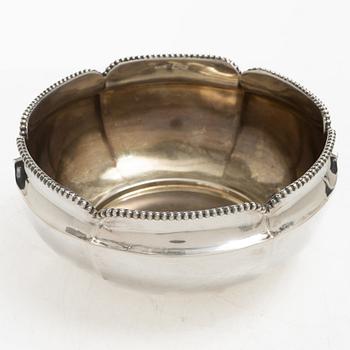 A Swedish silver bowl, mark of F Linder Carl L Nordströms Eftr, Uddevalla 1919.