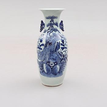 GOLVURNA, porslin, Kina, 1900-tal.