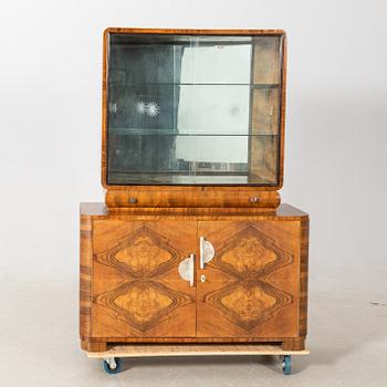 Vitrinskåp, Art Deco 1900-talets första hälft.