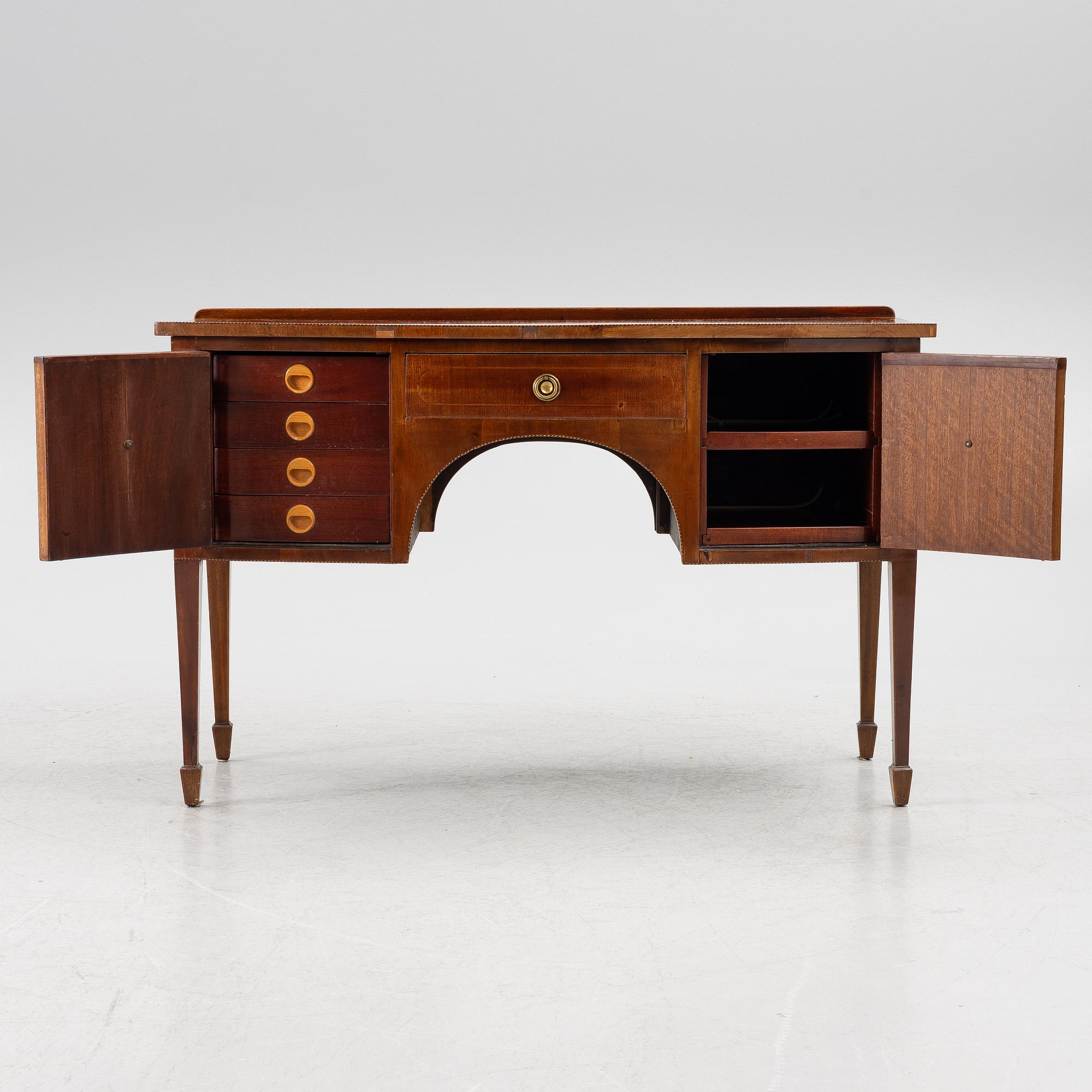 Skrivbord/sideboard, Engelsk stil, 1900-talets början.