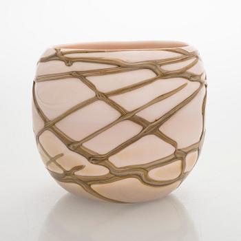 Heikki Orvola, A unique glass bowl, signed Heikki Orvola Nuutajärvi Notsjö, 1978/1979.