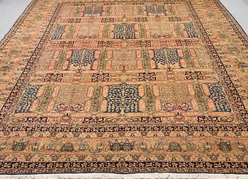 A carpet, semi-antique Kerman Laver, ca 524 x 344 cm.