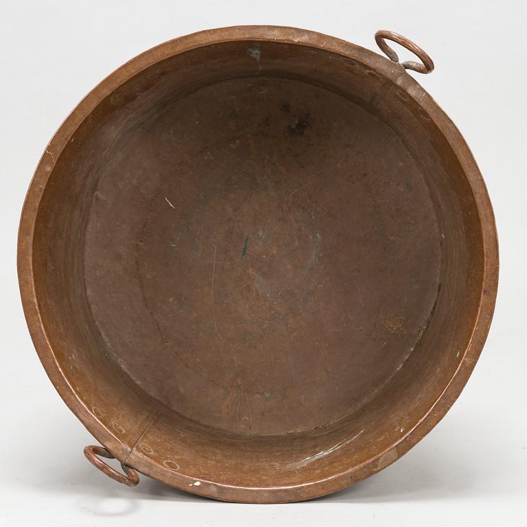 A 1900/20th century copper pot.