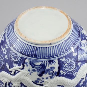 YTTERFODER, porslin, Kina, 1900-tal.