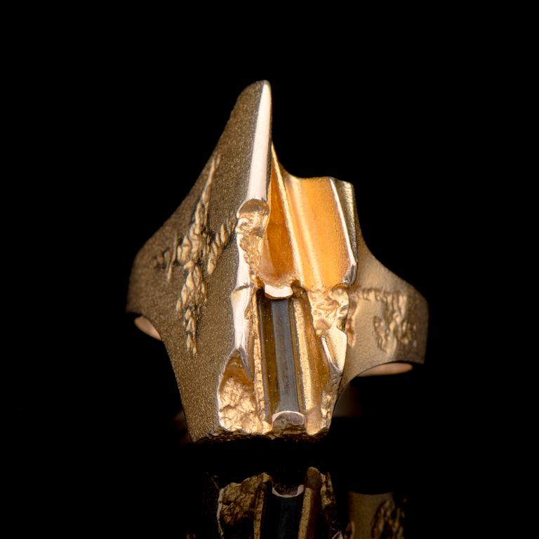 BJÖRN WECKSTRÖM, RING, "Tourmaline river", 14K guld, turmalinkristall. Lapponia 1995.