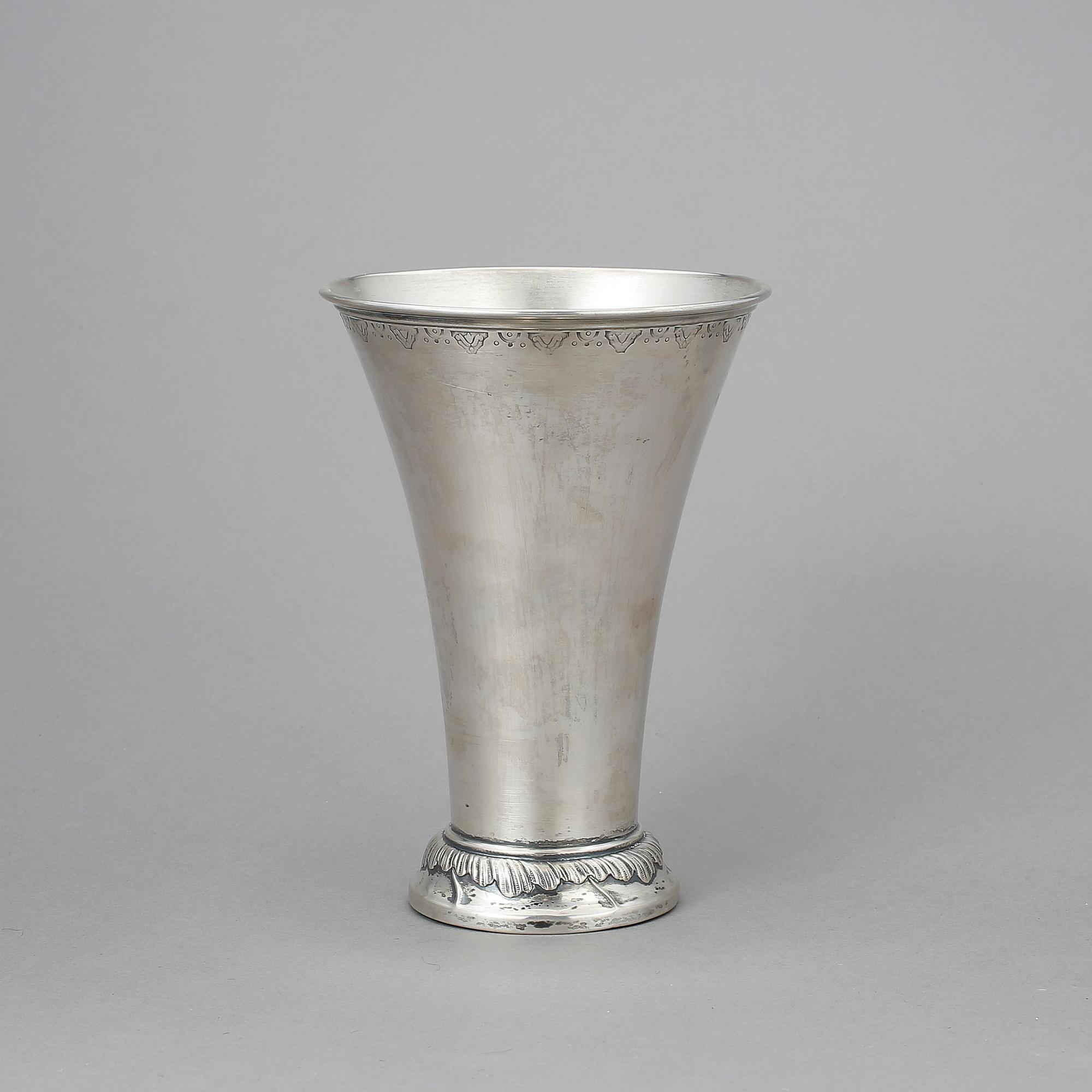 BÄGARE, silver, C.G Hallberg, Stockholm, 1916, vikt 295 g.