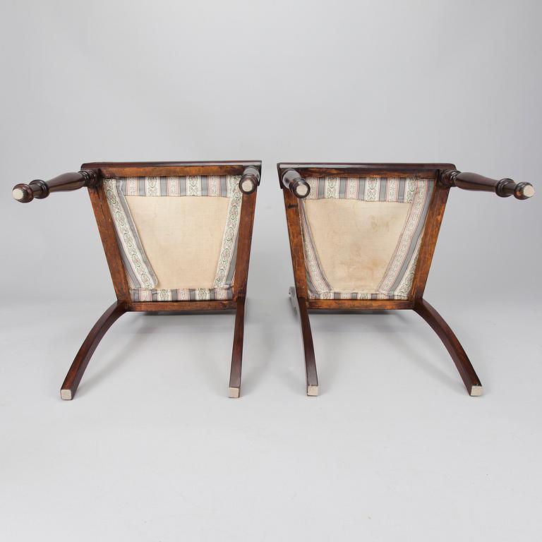 A SET OF FOUR CHAIRS, England, 20th century.