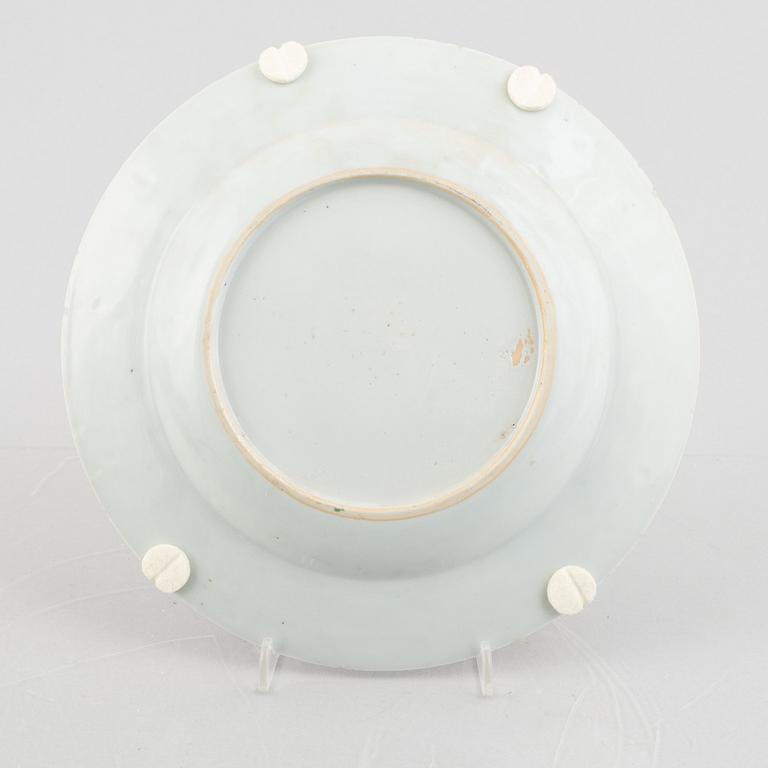 A group of three Chinese famille rose porcelain plates, Qing dynasty, Qianlong (1736-95).