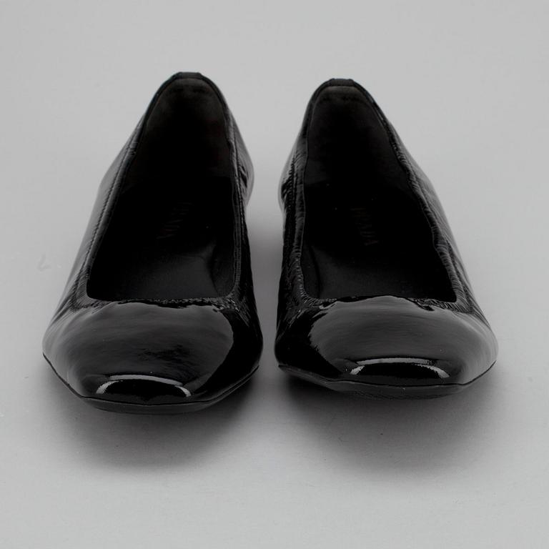 SKOR, ballerinas, Prada.