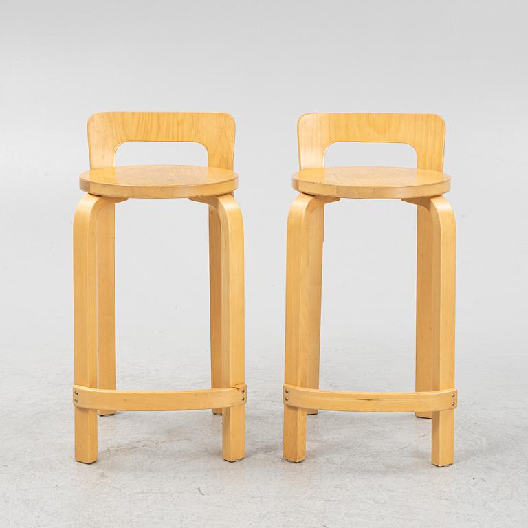 Alvar Aalto, a pair of model 'K65' birch bar chairs, Artek, Finland.
