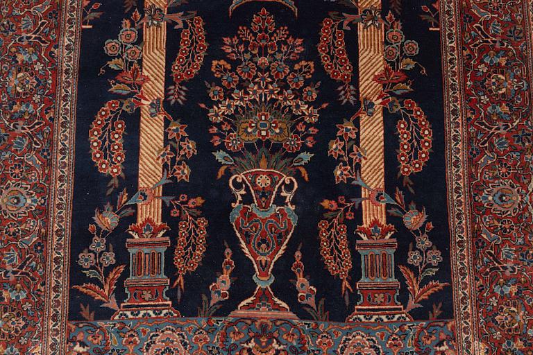 Carpet, Persian, approx. 210 x 133 cm.