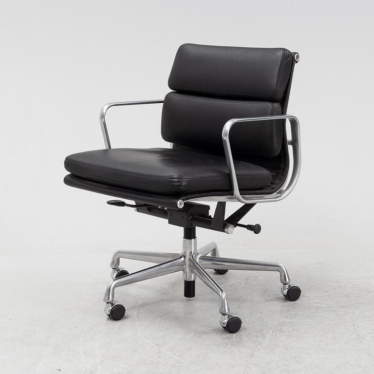 Charles and Ray Eames, a 'Softpad/EA 217' office chair, Herman Miller.