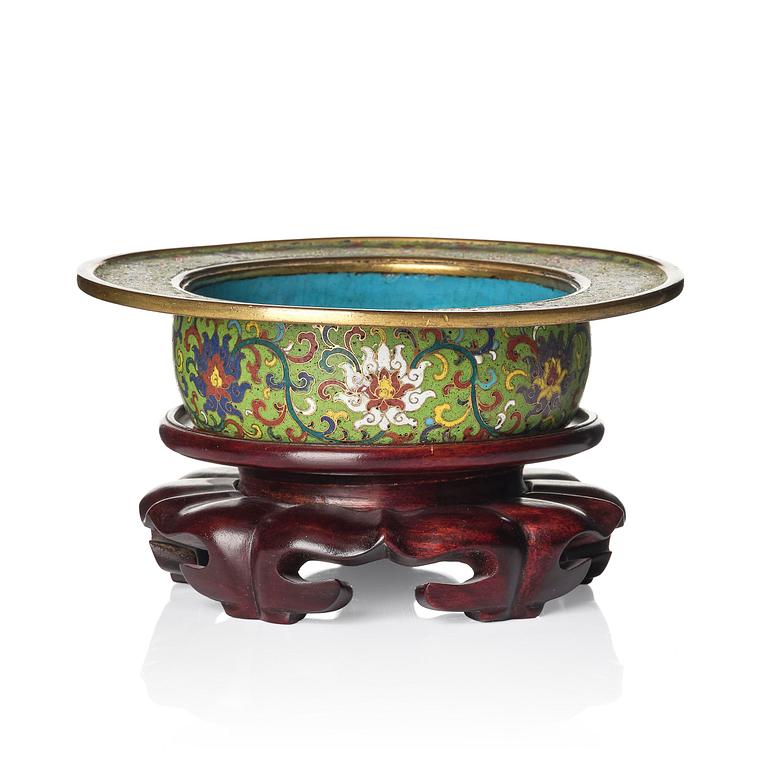 Kärl, cloisonne. Sen Mingdynasti.