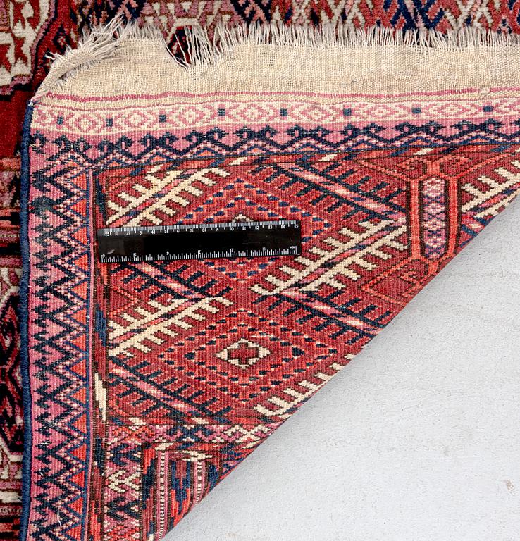 An antique Tekke turkmen carpet ca 328x232 cm.