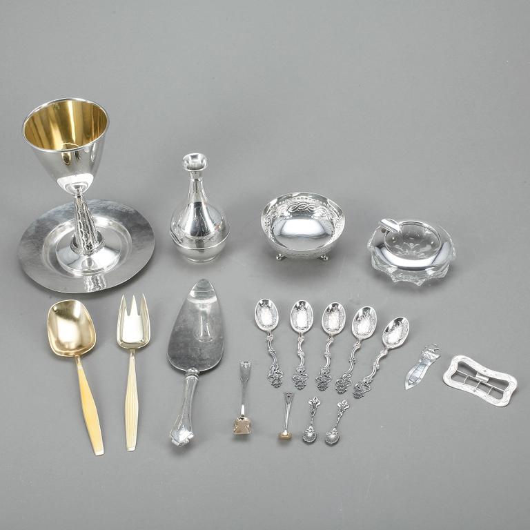 PARTI SILVER, silver, 19 delar, mestadels sterling, bl a 1984. Tot vikt 609 gram (exkl askfat med glas).