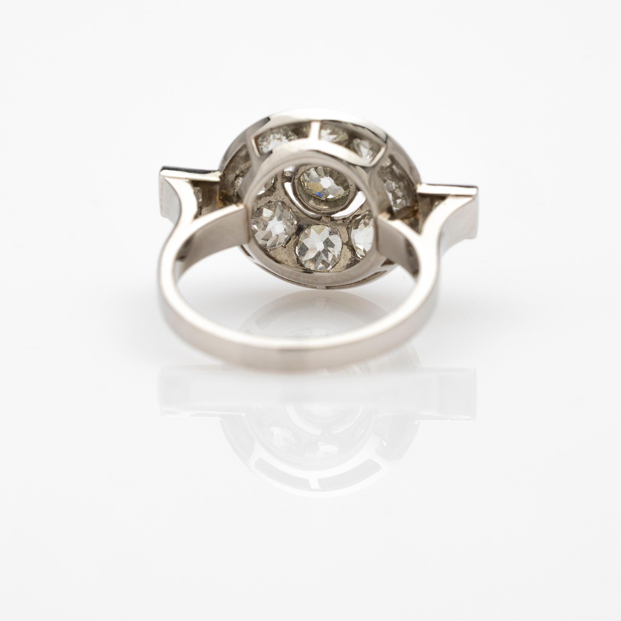 Ring, 18K guld med briljanter.