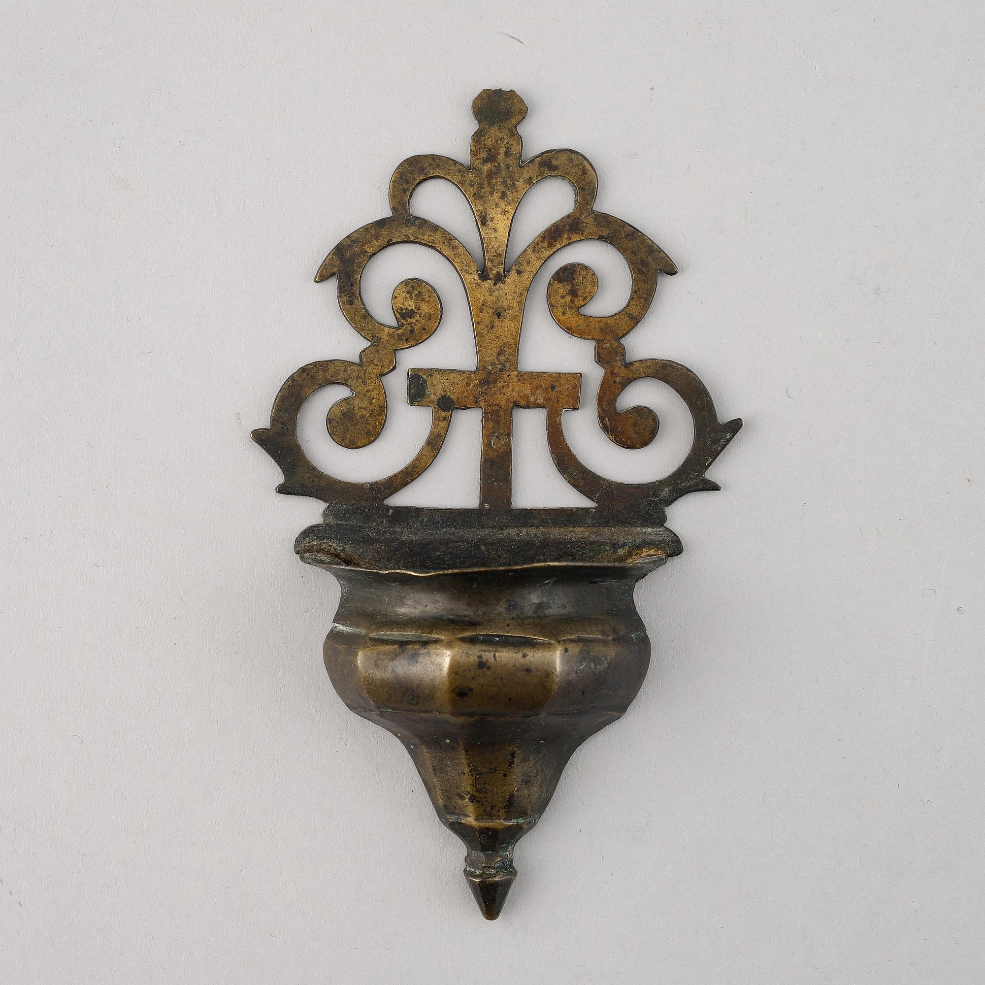 VIGVATTENSKÅL, brons, 1700-tal.