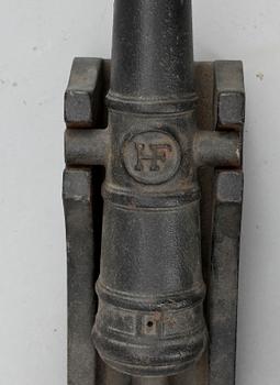 MODELLKANONER, ett par, gjutjärn, Hällefors, 1900-tal.