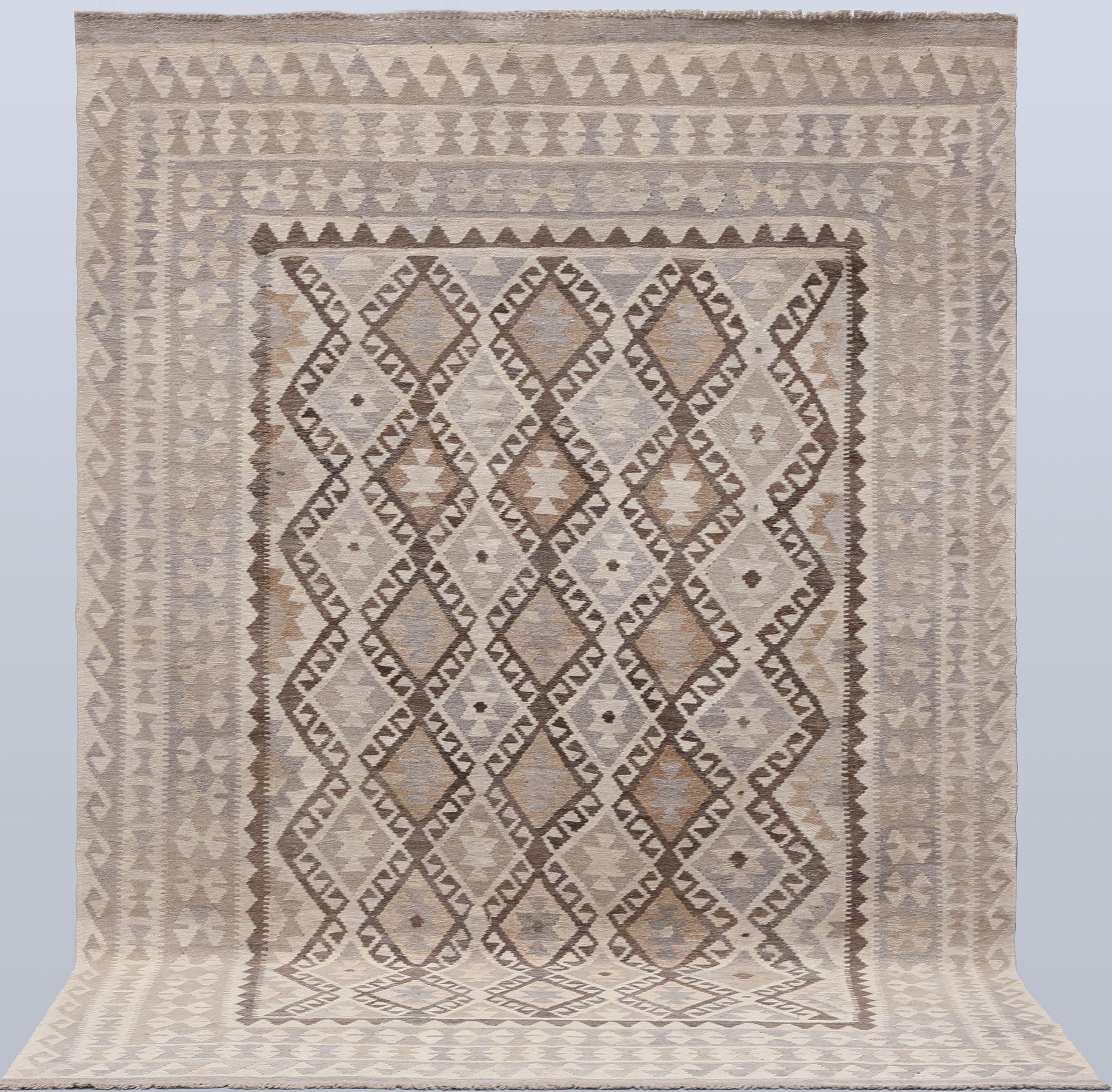 A Kilim rug, approx. 292 x 200 cm.