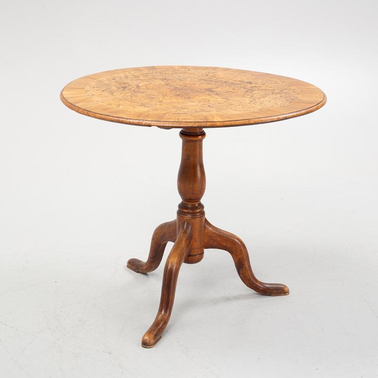 Drop-leaf table by Jacob Sjölin (master in Köping and Kungsör 1767-1785), alder root veneer. Branded number 214.