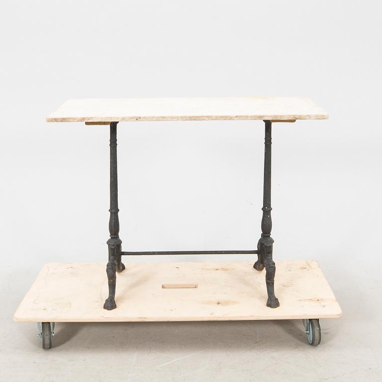 Trädgårdsbord 1900-talets första hälft.