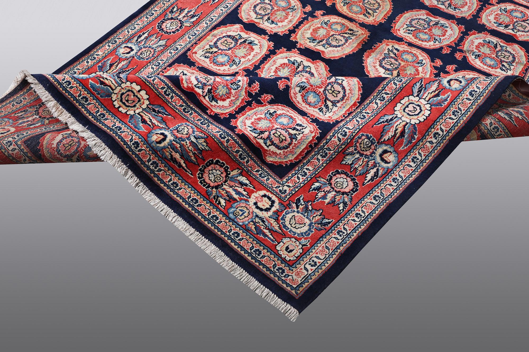 A RUG, Kashan, ca 264 x 172 cm.