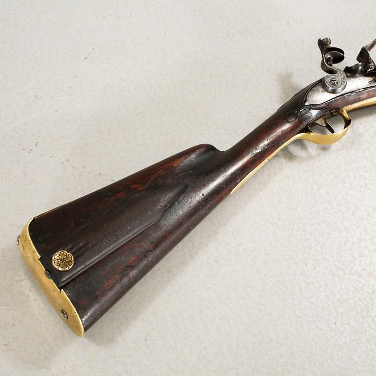 A flint lock rifle from London, 18th century.