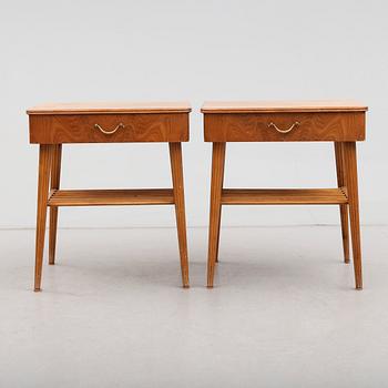 SÄNGBORD, 1 par, 1900-talets mitt.