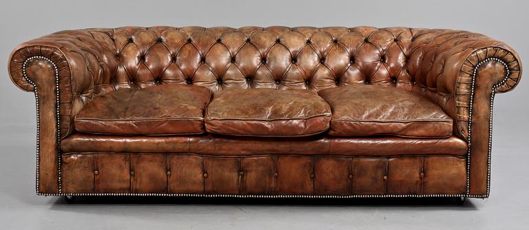 SOFFA, Chesterfield-modell, 1900-talets andra hälft.